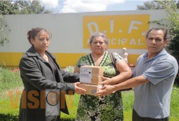 Donan glucometro a DIF Zacapu
