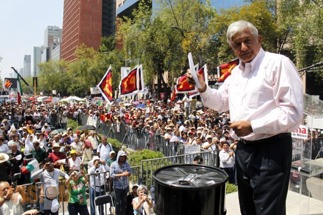 López Obrador de gira por Michoacán