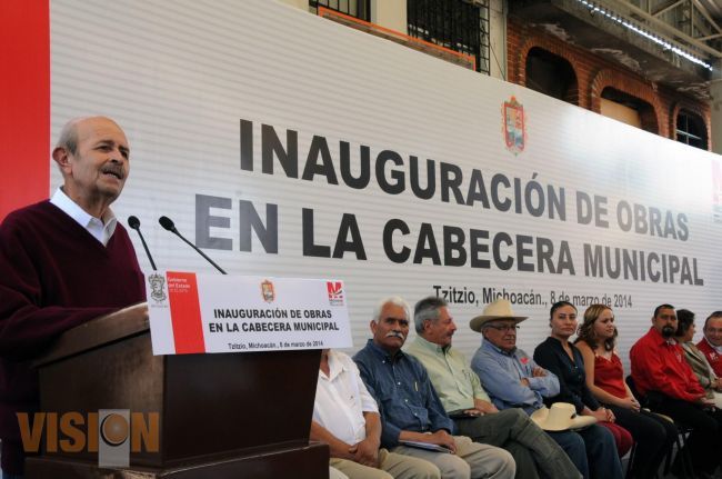 Inaugura y supervisa Gobernador Fausto Vallejo diversas obras en Tzitzio.