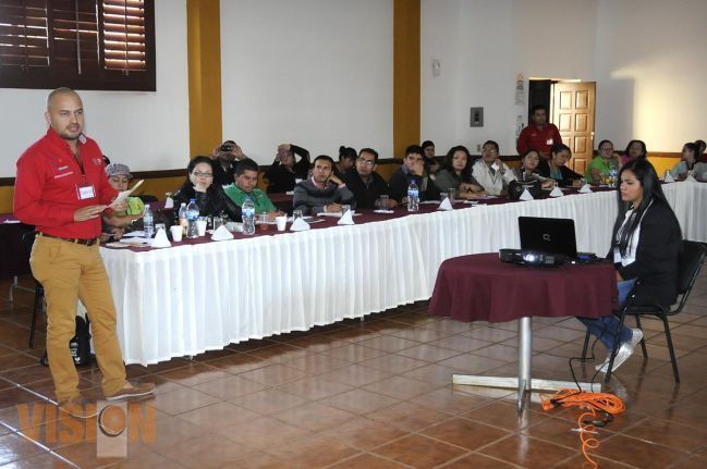 DIF Michoacán efectúa capacitación para promotores de jóvenes y niños en riesgo.