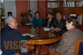 Firman convenio para modo de educación a distancia en Cuitzeo