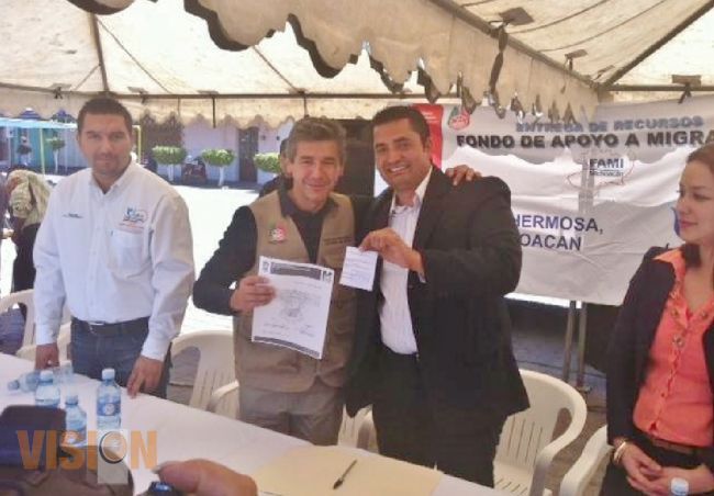 Respalda Semigrante a emprendedores de Vista Hermosa y Cojumatlán de Régules.