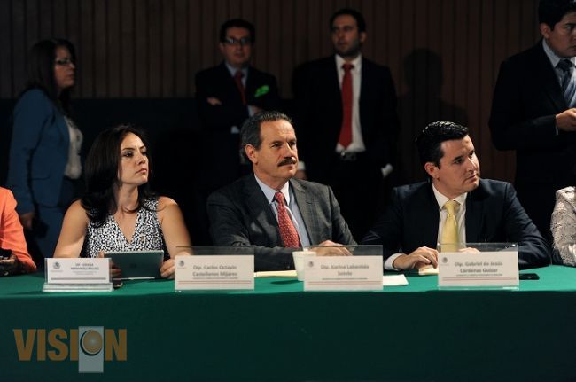 Nosotros aprobamos presupuestos, no obras: PRI