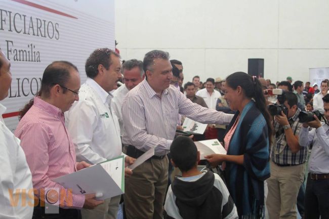 Acercan Federación y Estado programas sociales a habitantes de Zinapécuaro.