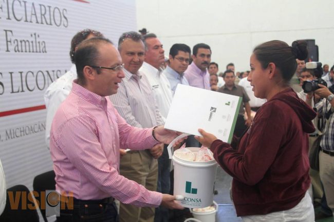 Acercan Federación y Estado programas sociales a habitantes de Zinapécuaro