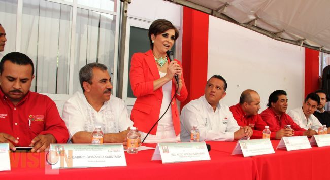 ALDO MACÍAS y ANA LUISA CERVANTES firman convenio de colaboración con ICATMI