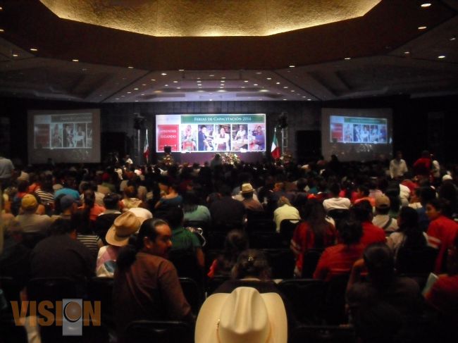 Mujeres de Uruapan fueron beneficiadas con la feria de capacitación