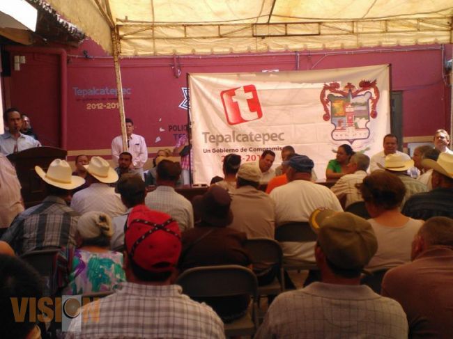 Reciben productores de tierra caliente recursos del seguro agrícola catastrófico.