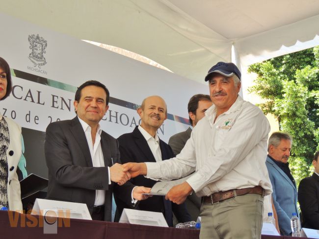 40 Productores de Mezcal, , recibieron dictámenes para obtener los certificados de calidad.