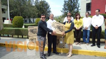 Entregan equipo al Colegio de Bachilleres 