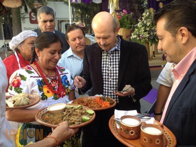 Cocineras tradicionales, orgullo de Michoacán: Fausto Vallejo.