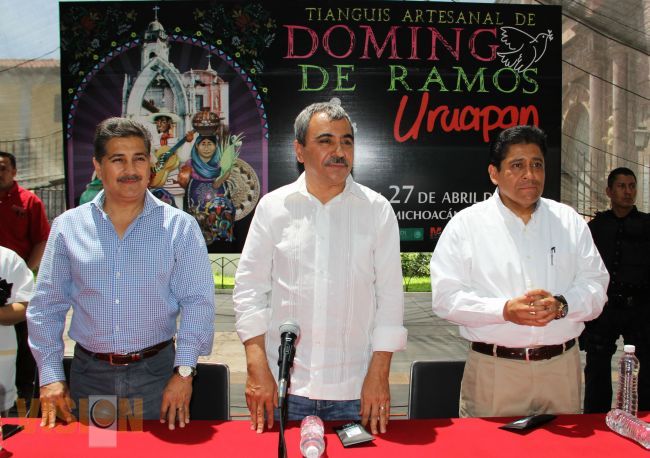 ENTREGARON LENTES A DOS MIL ARTESANOS MICHOACANOS