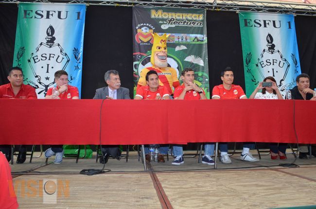 SE PRESENTA EN URUAPAN: LECTURA EN VOZ ALTA “MONARCAS DE LA LECTURA”