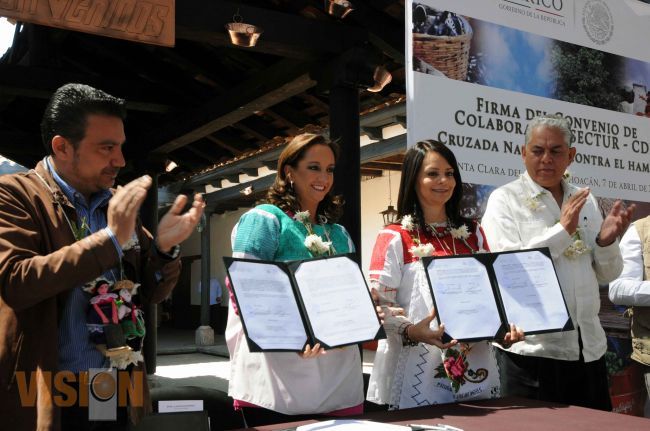 Firman convenio de turismo para la región Purépecha.