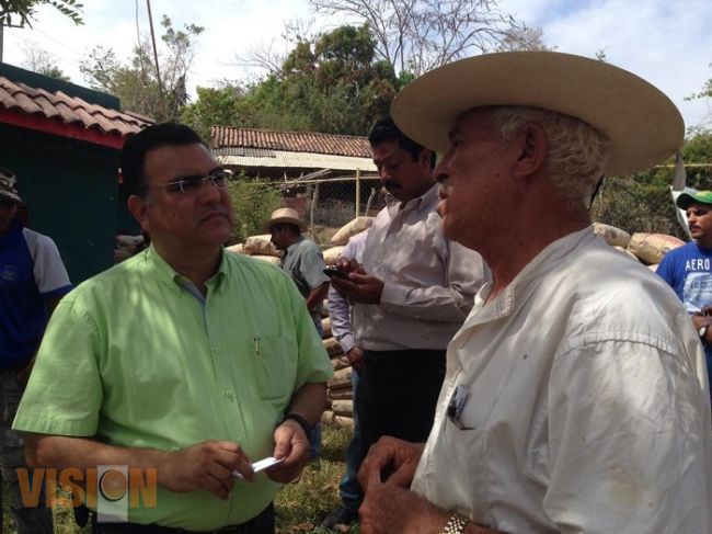 Realiza gira el diputado federal Salvador Ortíz en Chinicuila y Coahuayana