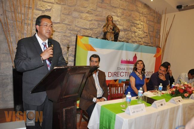 Refrenda Wilfrido Lázaro Medina su compromiso con el sector turístico