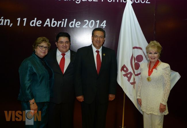 Izarán Monumental Bandera de la Paz en Morelia : Wilfrido Lázaro