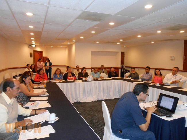 Capacitan a responsables de programa de prevención de ETS y SIDA de la SSM.   