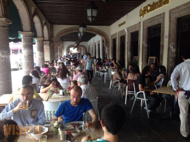 Miles de turistas acudieron a Michoacán esta Semana Santa.
