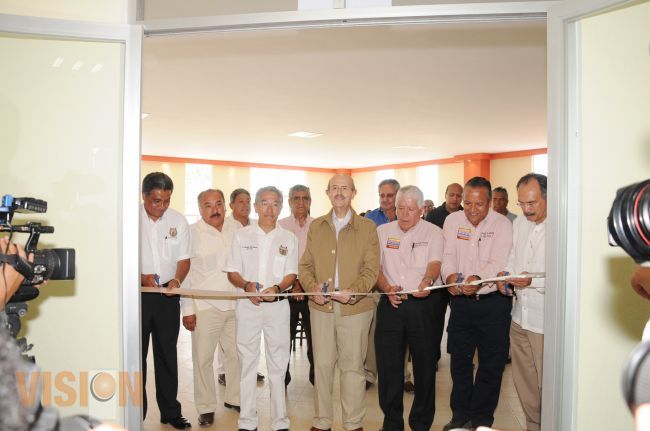 Gobierno de Michoacán atiende a diversos grupos sociales y sindicales: Fausto Vallejo.