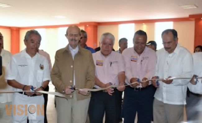 Compromete Fausto Vallejo 3 millones de pesos para concluir obras en Crunvaq