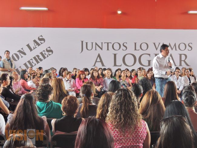 Osorio Chong, compromete apoyos a Mujeres Michoacanas. 