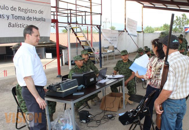 La SEDENA Llevó a cabo registro de armas en Uruapan