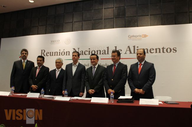 La Secretaría de Salud anuncia medidas para agilizar el comercio exterior de alimentos.