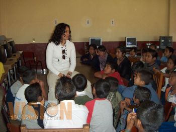 Regina Licona apadrina albergue indígena