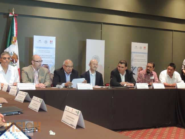 CFE formaliza convenio de electrificaciòn con 17 Municipios del Estado.