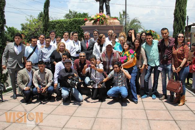 Reconoce Aldo Macías labor de gremio periodístico de Uruapan
