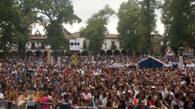 Multitudinario Concierto de Benny Ibarra, Sasha Y Erik