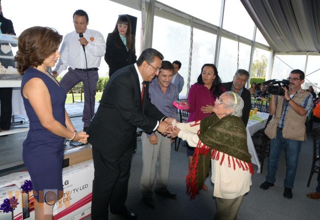Celebra Ayuntamiento de Morelia a madres trabajadoras de la administración municipal.