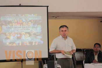 Trabaja la Sección XVIII por rescatar una educación crítica y científica