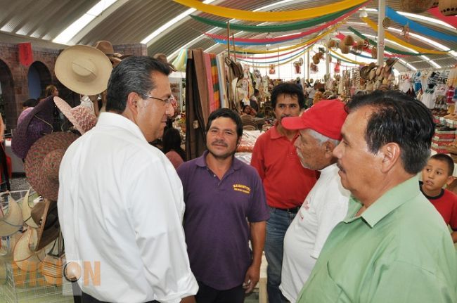 WLM visita a expositores en la Feria Michoacán 2014
