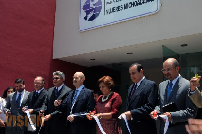 El gobernador del Estado inauguró el Centro de Justicia para las Mujeres Michoacanas.