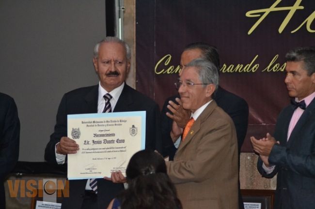Conmemoran CCXV años de la instauración de los estudios de derecho en Michoacán