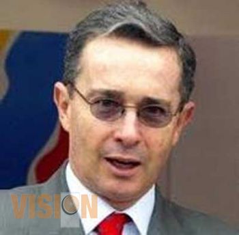 Grave que los empresarios mexicanos pidan consejos a Álvaro Uribe: AERP