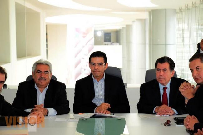 Acerca Chon Orihuela beneficios de la Secretaría de Economía a Michoacán