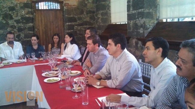 Empresarios de Uruapan sostienen encuentro con el Comisionado Alfredo Castillo