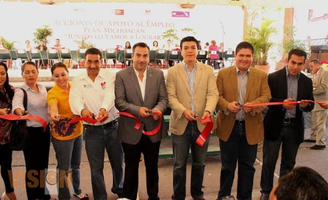 Ofrecieron 600 vacantes en feria del empleo de Uruapan 