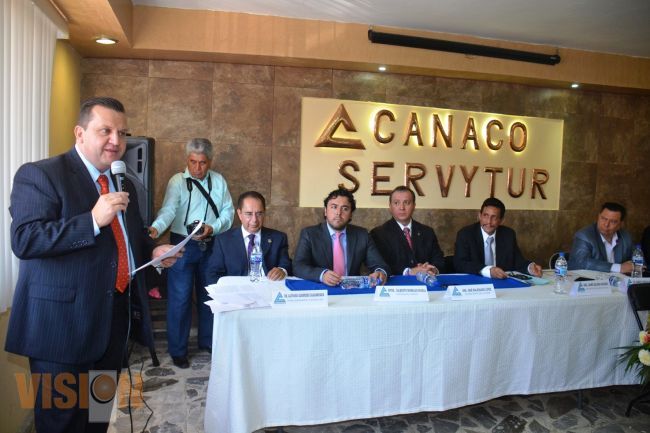 Toman protesta a nuevos integrantes de la Fecanaco