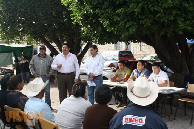 Gestiona Ernesto Núñez afiliación de adultos mayores de 65 y más 