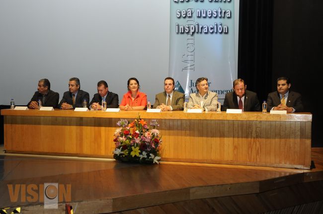 Patricia Mora clausura ciclo del programa impulsa Michoacán.