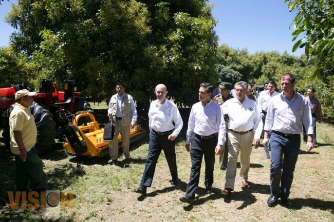 El Presidente Peña Nieto de visita Tepalcatepec.
