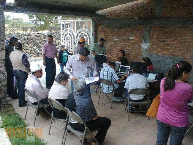 Ayuntamiento de Morelia trasladó el Módulo Móvil de Ventanilla Única a Tacícuaro.