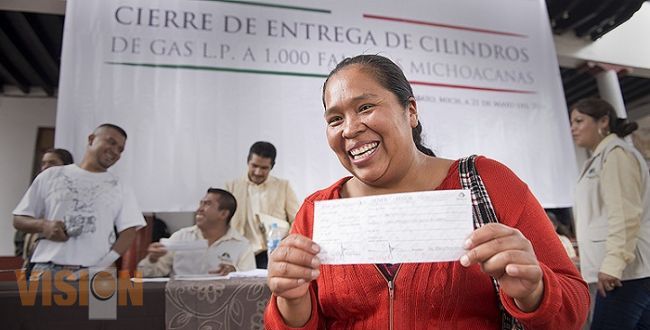 Concluye la entrega de mil cilindros de 20 kg de Gas L.P. a municipios de Michoacán