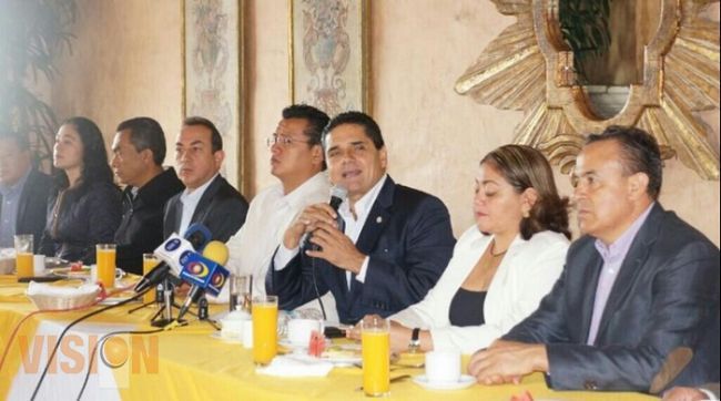 Autodefensas son dirigentes sociales y así se les debe reconocer: Silvano Aureoles