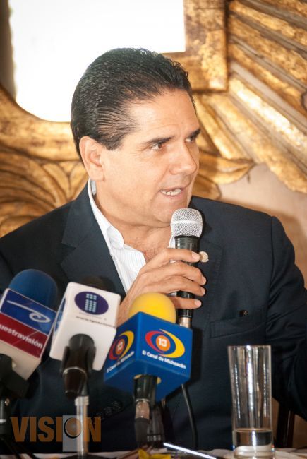 Urge Silvano a regular salarios máximos de funcionarios