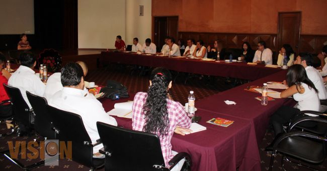 Capacita SECTUR a anfitriones de la Reunión Nacional de Medio Término de los ICAT.